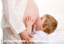L\'impact sanitaire des cosmétiques : après les bébés, les femmes enceintes...